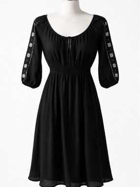 Old Navy Black Boho Tie-Neck Smocked Waist Dress